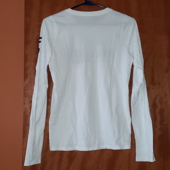 Hollister Slim Fit Longsleeve Tee - Picture 4 of 6